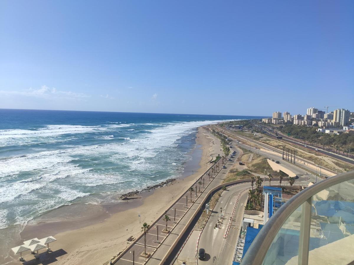Almogim- Almog Building Haifa Eksteriør billede