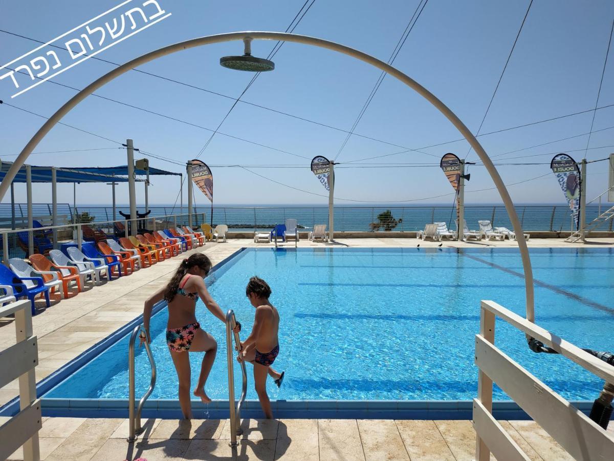 Almogim- Almog Building Haifa Eksteriør billede
