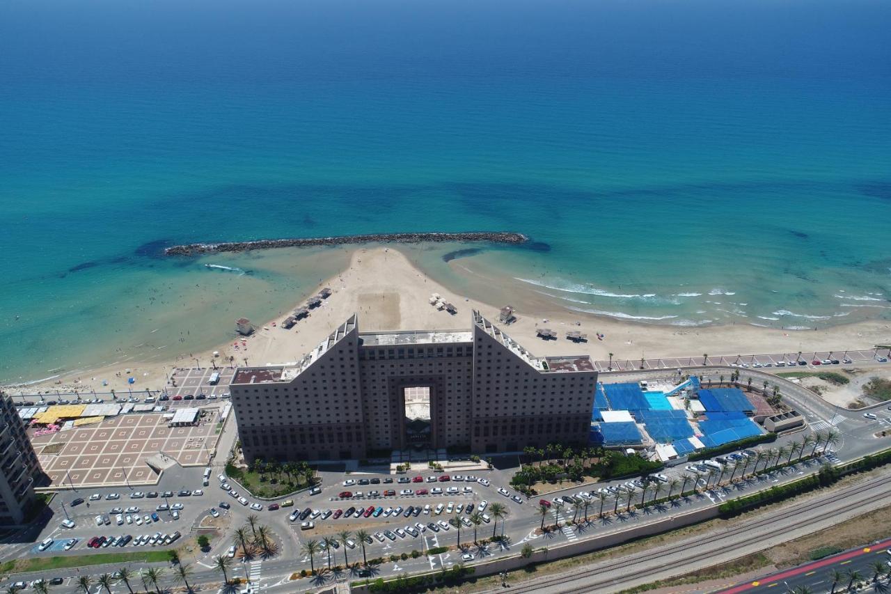 Almogim- Almog Building Haifa Eksteriør billede